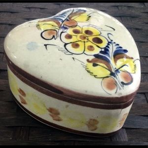 VINTAGE HAND PAINTED HEART DISH W/LID